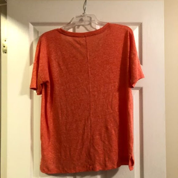 Old Navy Boyfriend Tee - Picture 3 of 6